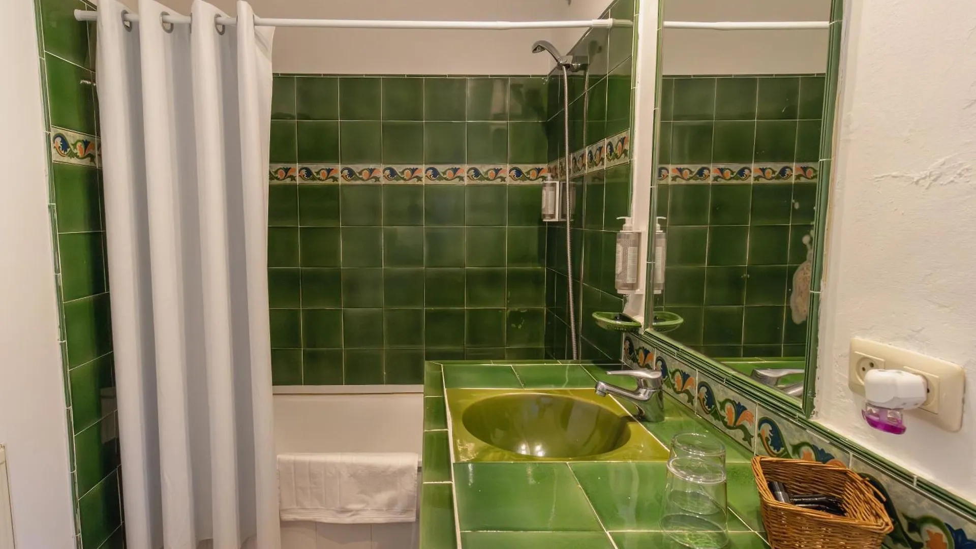Hostal La Riera De Peratallada Guest house