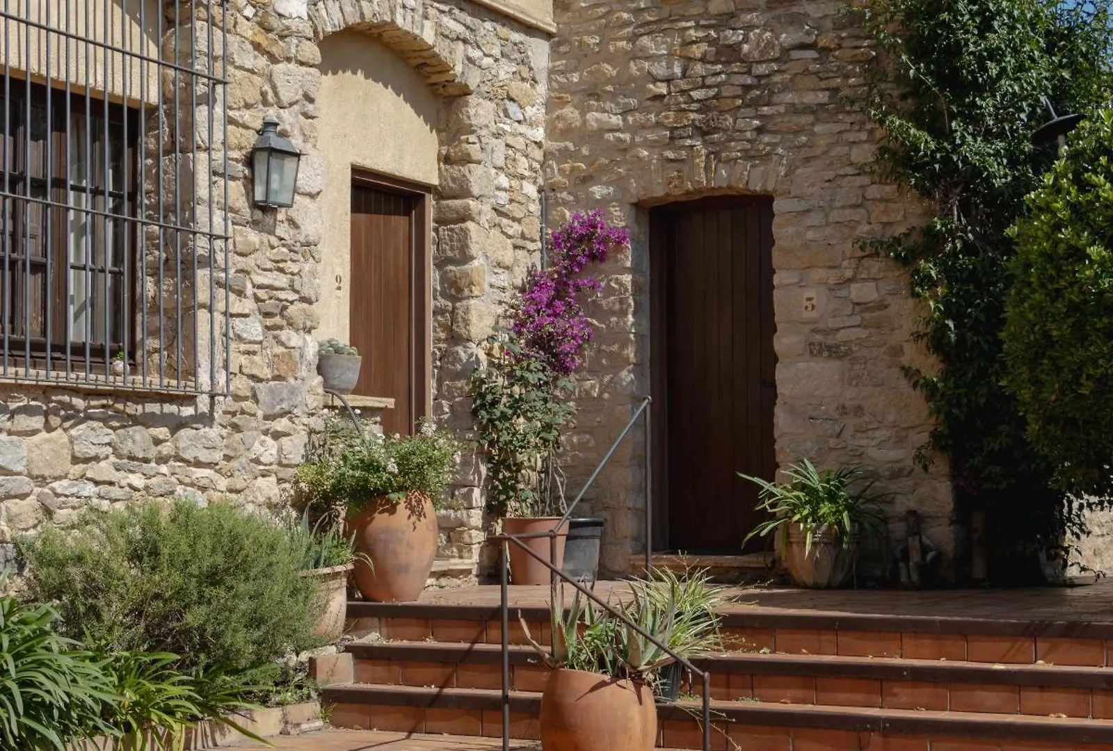 Hostal La Riera De Peratallada location